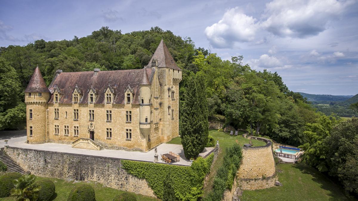 crop_9999_1000_Chateau-les-Tourelles-Dordogne-Olivers-Travel66