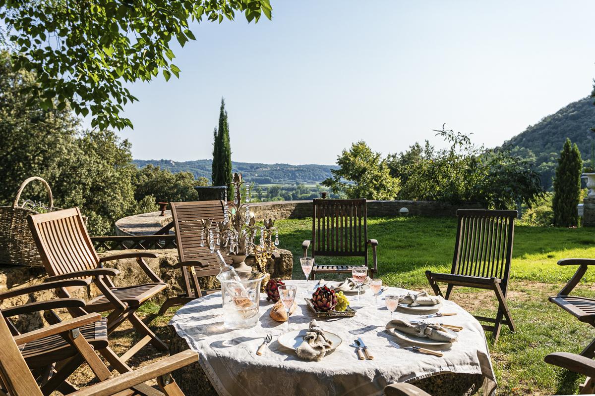 crop_9999_1000_Chateau-les-Tourelles-Dordogne-Olivers-Travel7