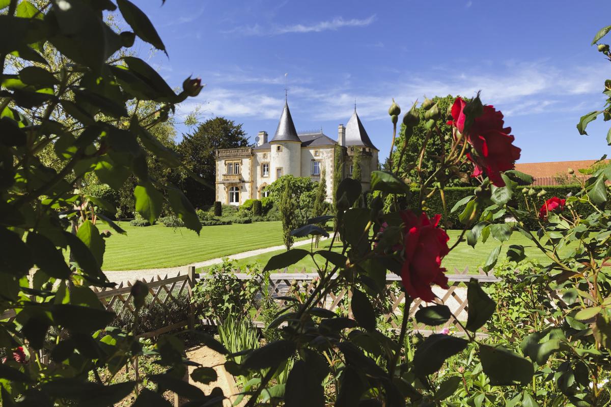 crop_9999_1000_Le-Manoir-des-Lavances-Dordogne-Olivers-Travels-8